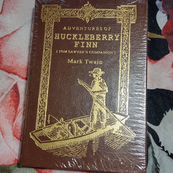 📚 Adventures of Huckleberry Finn by Mark Twain - Picture 1 of 3